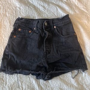 Levi Ribcage shorts